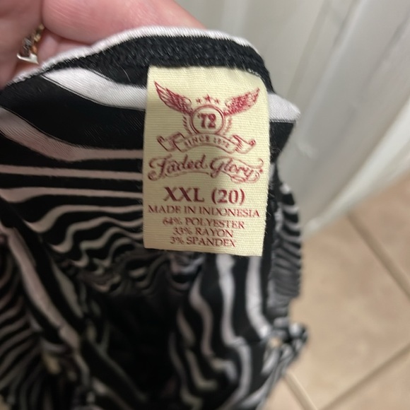 Dress XXL - Picture 2 of 3